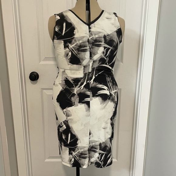 Vera Wang Black and White Dress - Picture 2 of 3